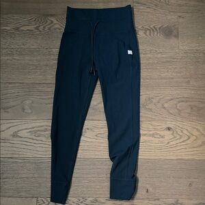 Vuori Women's Black daily leggings